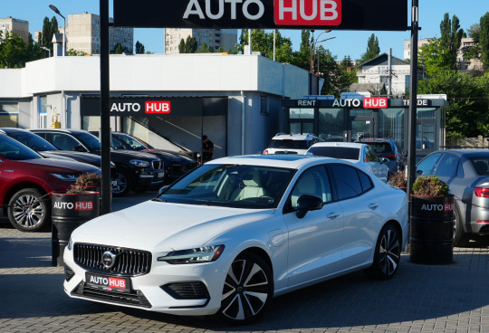 Volvo S60, 2022