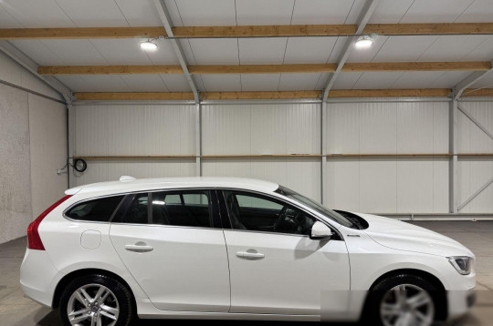 Volvo V60, 2015
