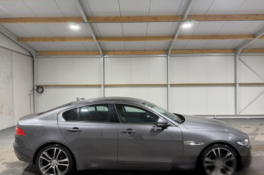 Jaguar XE, 2016