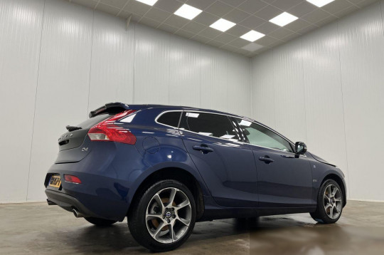 Volvo V40, 2015