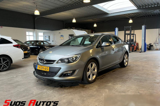 Opel Astra, 2013