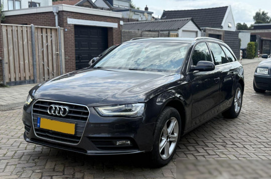 Audi A4, 2015