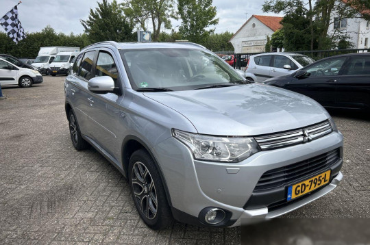Mitsubishi Outlander, 2015