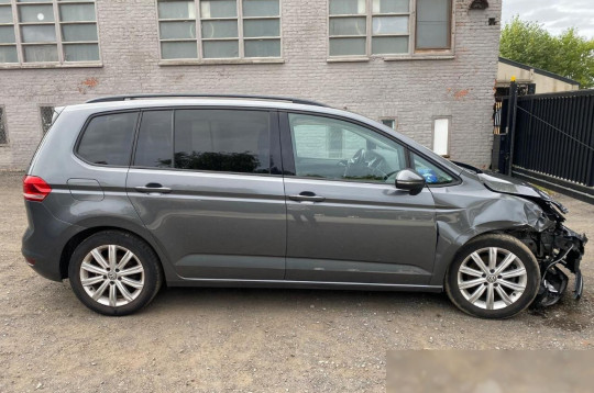 Volkswagen Tiguan, 2015