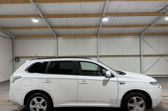 Mitsubishi Outlander, 2014