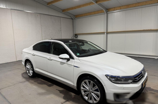 Volkswagen Passat, 2015